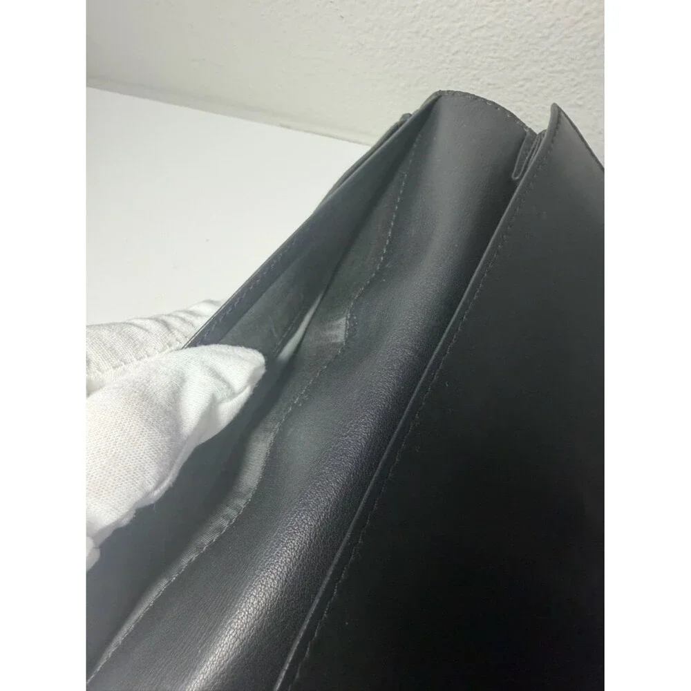 Black Leather Gucci Wallet with Silver 'G' Logo-COA included - Picture 7 of 16